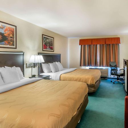 בנד Quality Inn מראה חיצוני תמונה