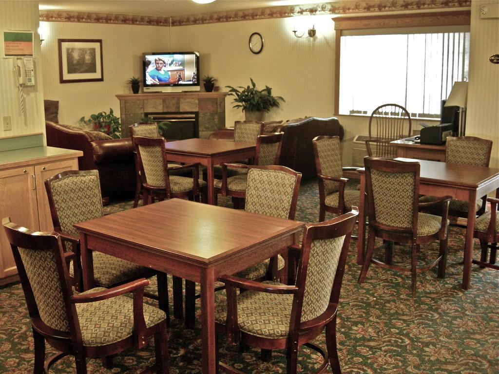 בנד Quality Inn מראה חיצוני תמונה