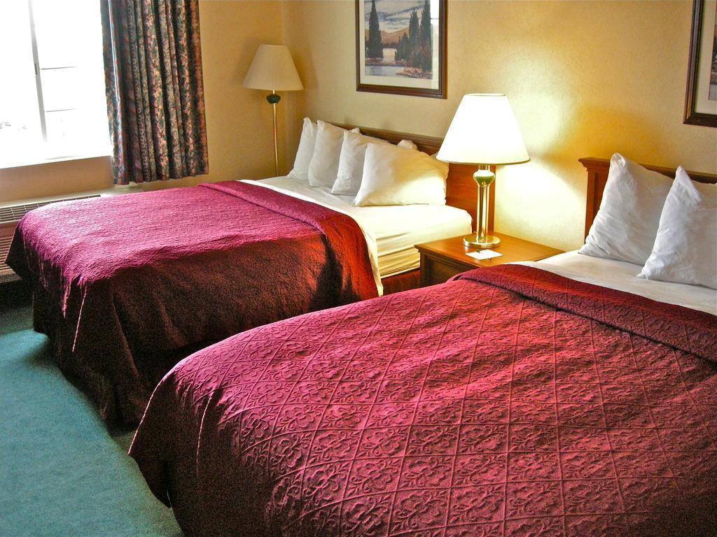 בנד Quality Inn מראה חיצוני תמונה