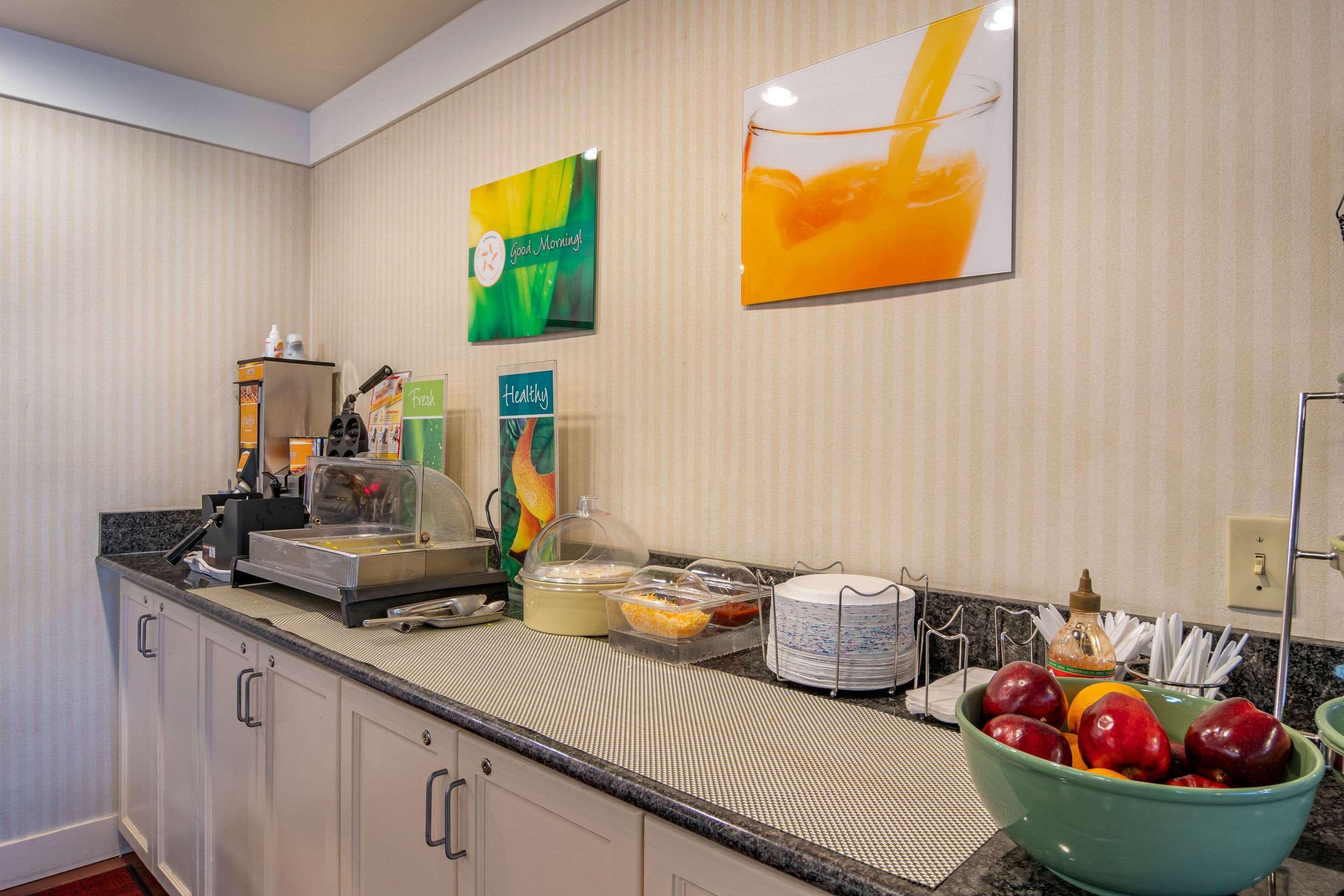בנד Quality Inn מראה חיצוני תמונה